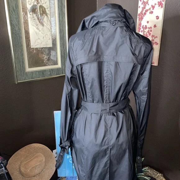 #29🎊Live 3/10/23 @7:30pm cst🖤Great Used Condition M Tumi Trench coat. - Picture 6 of 16